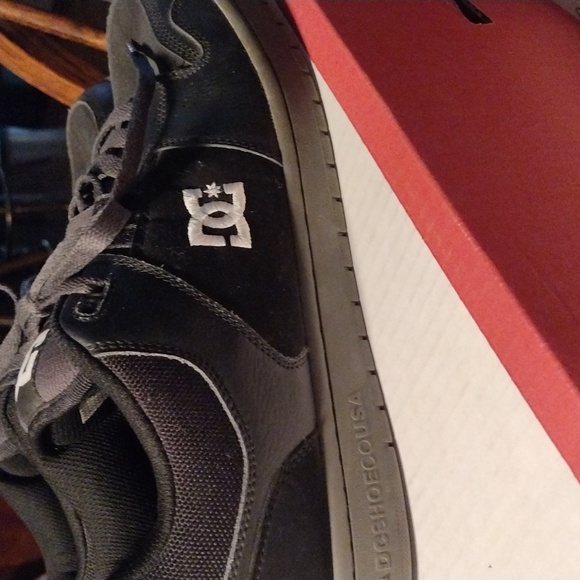 Men's DC Skate Shoes - Picture 3 of 5